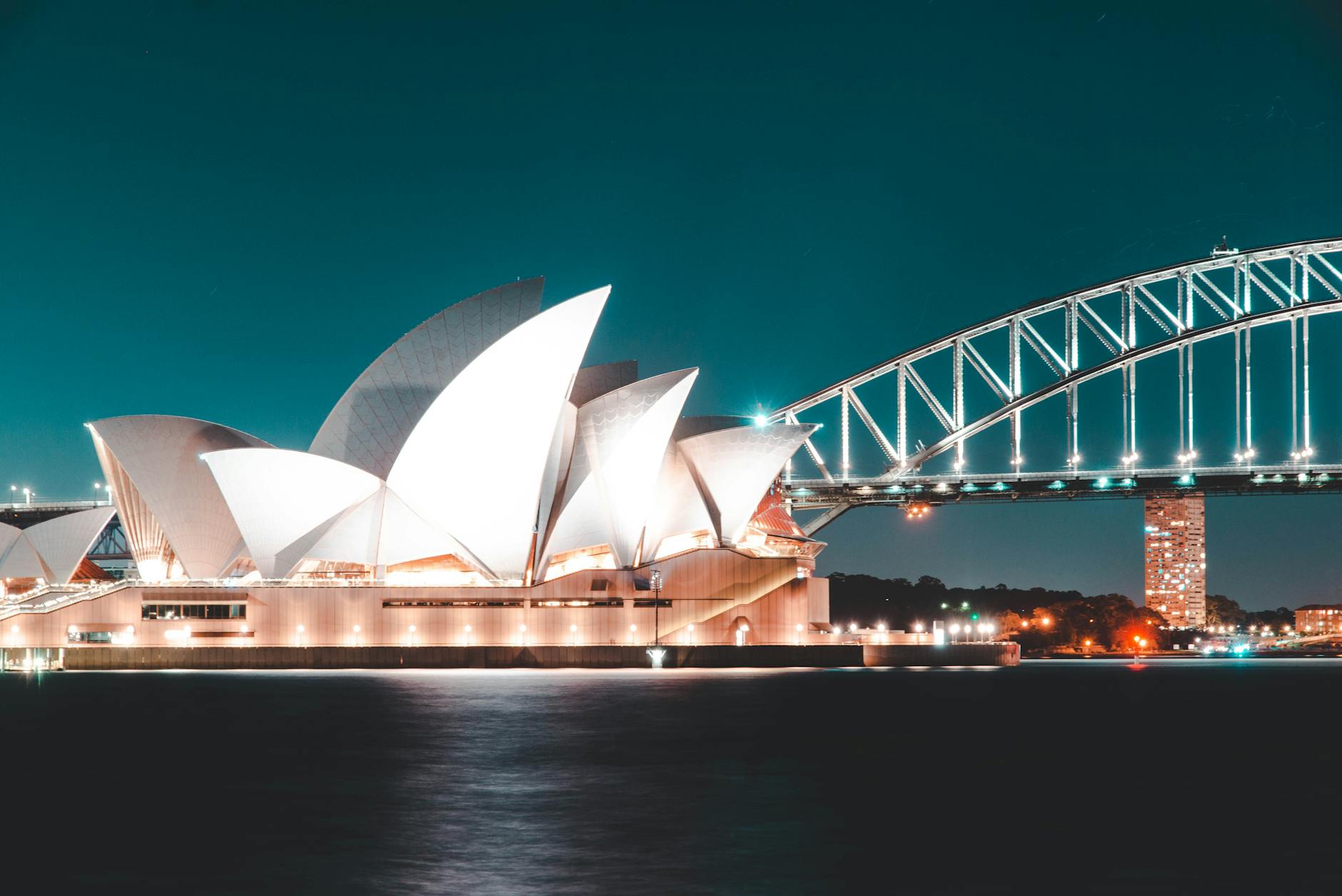 white sydney opera house